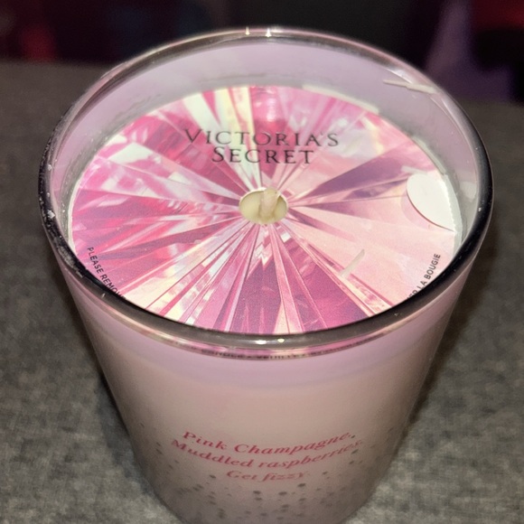 Victoria’s Secret Blushing Bubbly Single Wick Candle - Picture 3 of 3